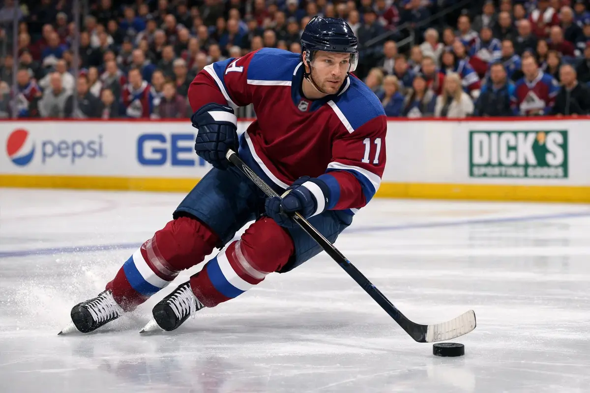 Colorado Avalanche speler in actie tijdens een thuiswedstrijd in de NHL